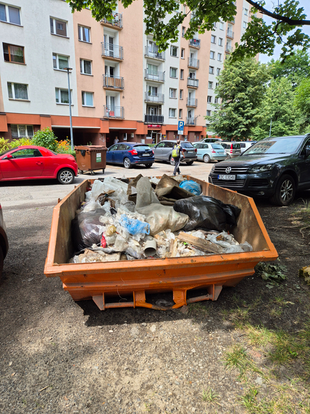 Zdjęcie na okładce dla Opróżnianie Mieszkań Piwnic Garaży Domów Wywóz Sprzątanie Katowice